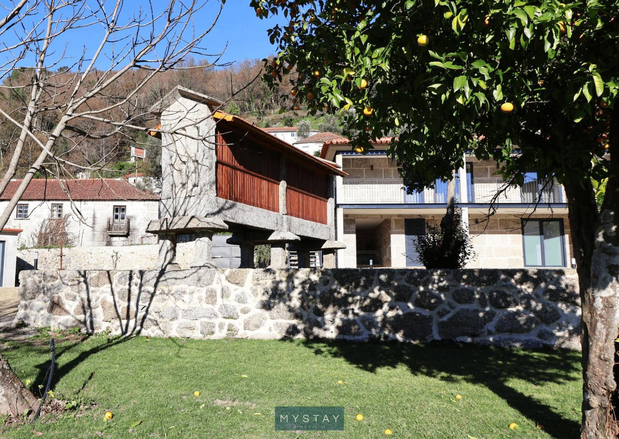 Mystay - Casa D'Henrique Vieira do Minho Bagian luar foto
